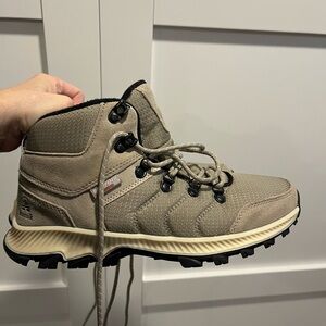 Kamik waterproof lightweight hiking boots (new)